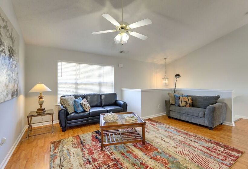 Spacious Georgia Home W/ Deck, Grills & Fireplace!