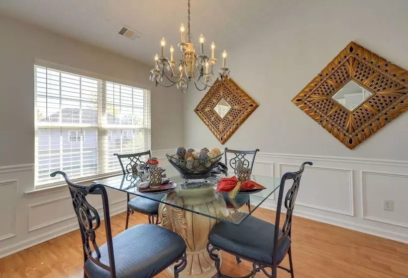 Spacious Georgia Home W/ Deck, Grills & Fireplace!