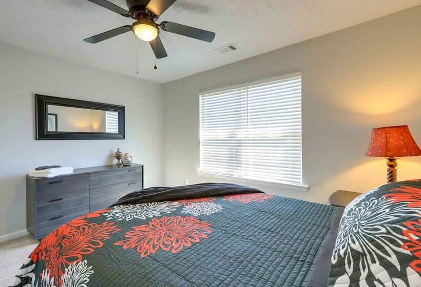 Spacious Georgia Home W/ Deck, Grills & Fireplace!