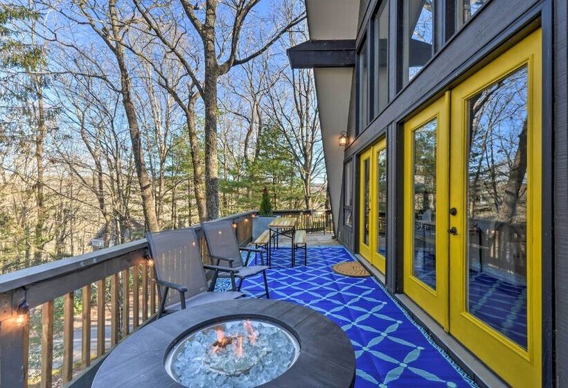 Spacious & Newly Remodeled A Frame W/ 2 Decks