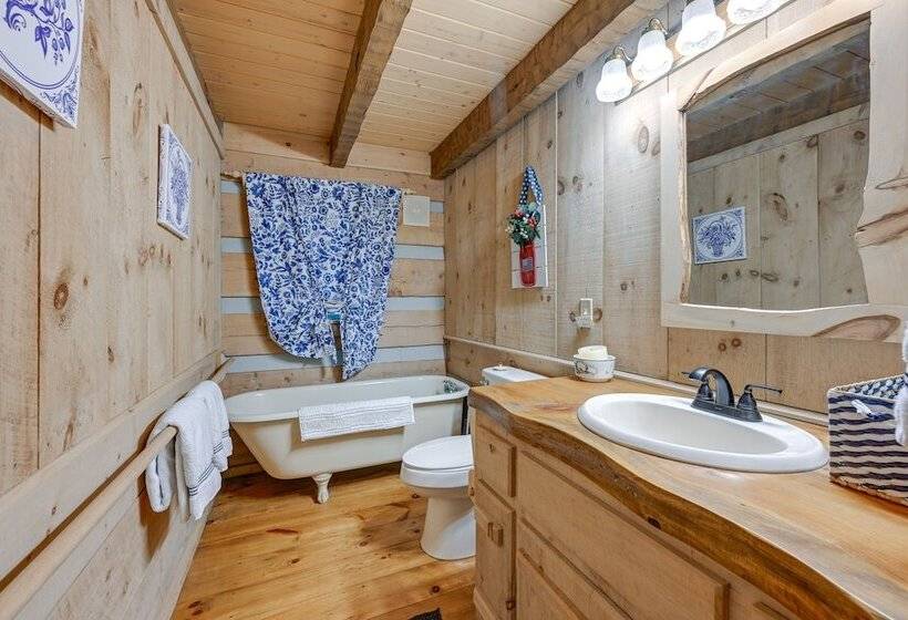 Spacious Sky Valley Home With Resort Perks!