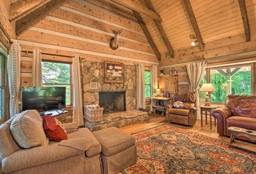 Spacious Sky Valley Home With Resort Perks!