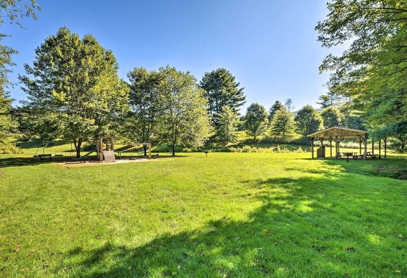 Spacious Sky Valley Home With Resort Perks!