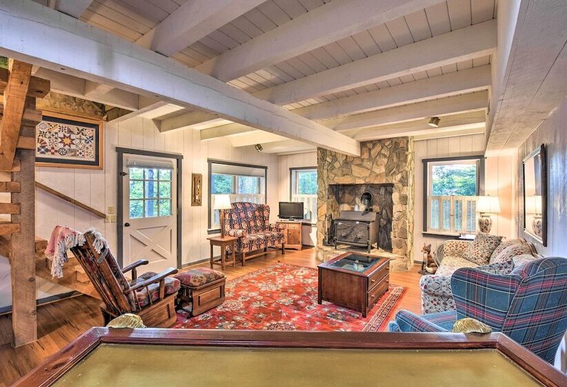 Spacious Sky Valley Home With Resort Perks!