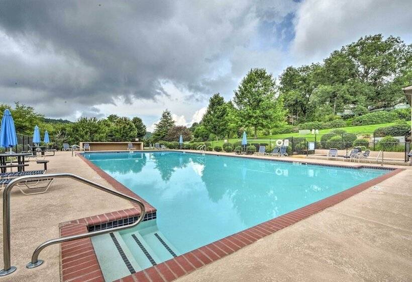 Spacious Sky Valley Home With Resort Perks!