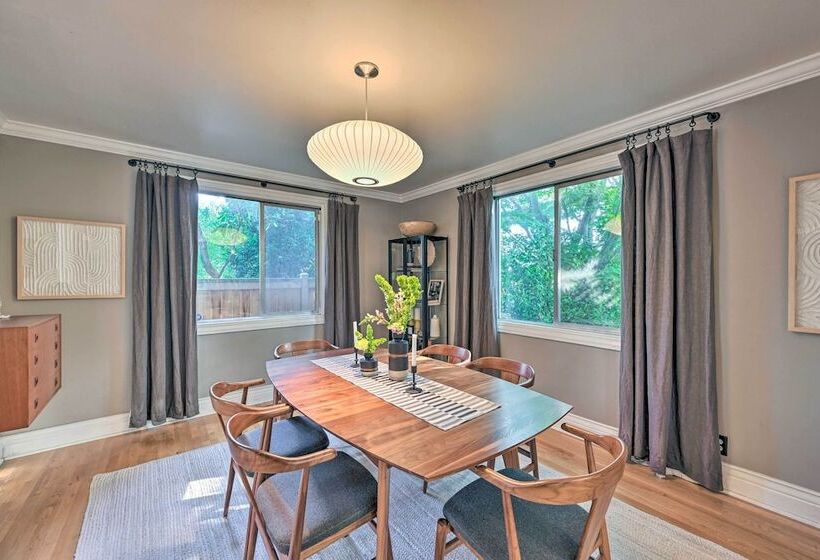 Stunning Queen Anne House W/ Private Patio!