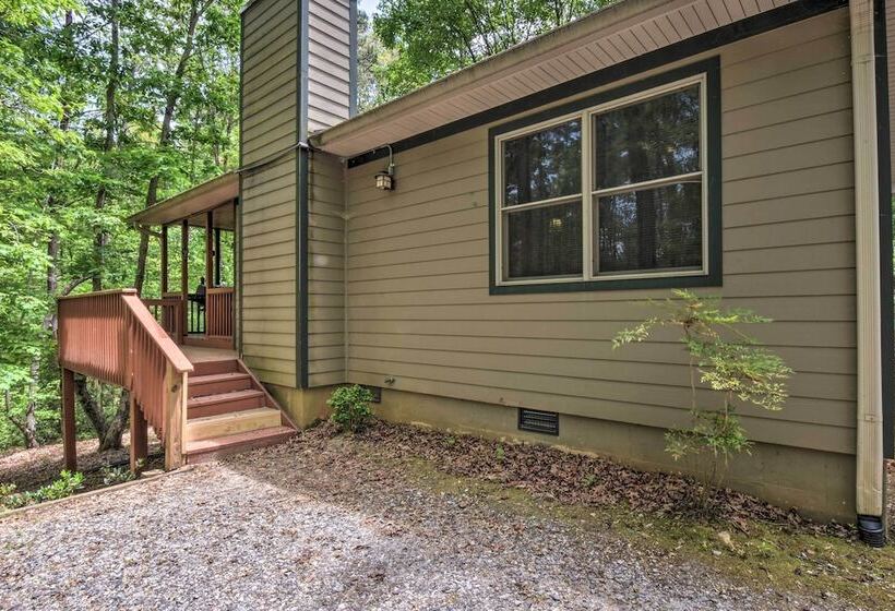 The Honeybee Cabin W/ Private Porch + Hot Tub