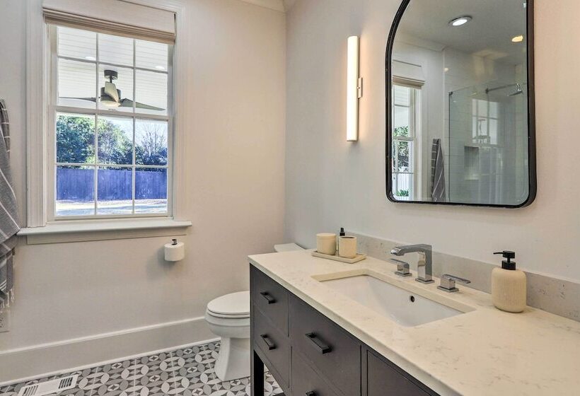 Updated Columbus Home < 3 Mi To Downtown!