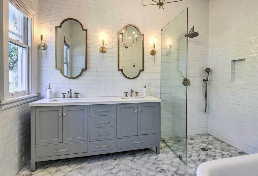 Updated Columbus Home < 3 Mi To Downtown!