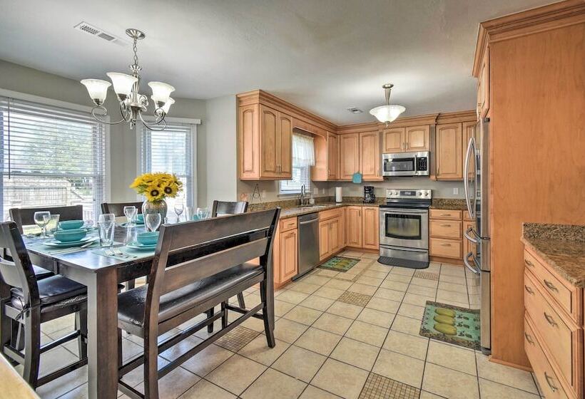 Virginia Beach Family House < 1 Mi To Golf Club!