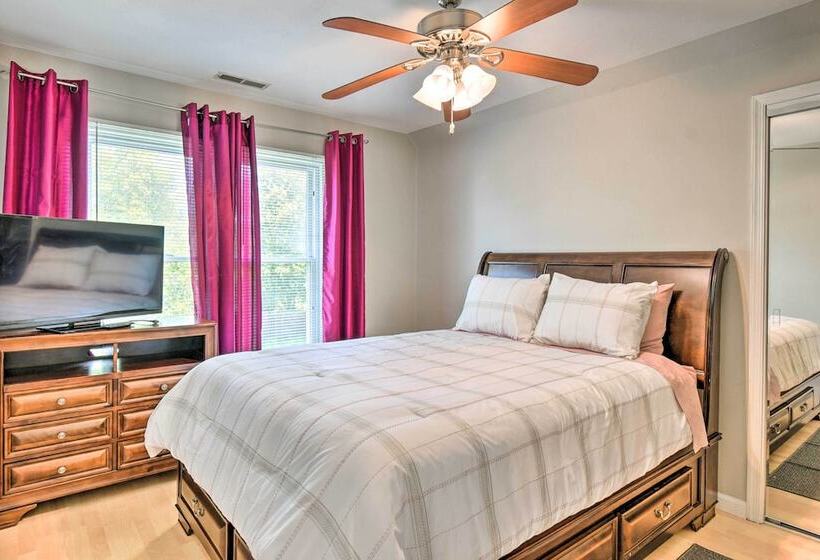 Virginia Beach Family House < 1 Mi To Golf Club!