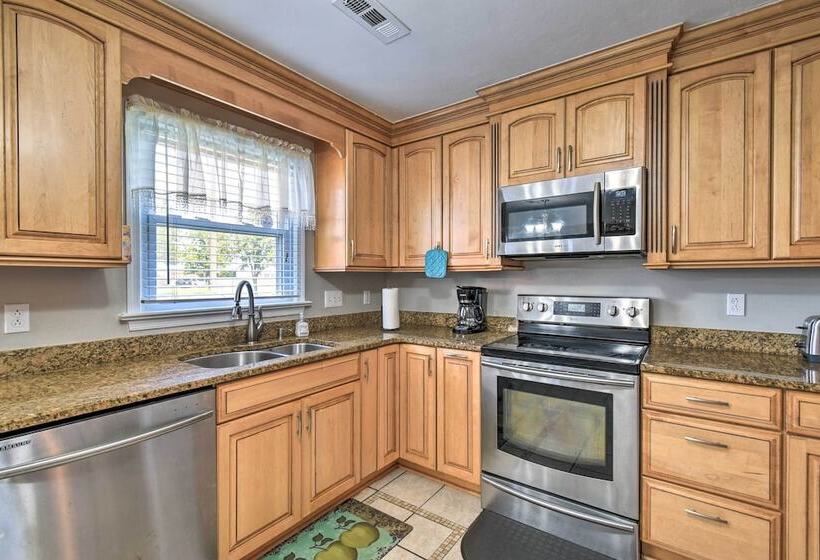 Virginia Beach Family House < 1 Mi To Golf Club!