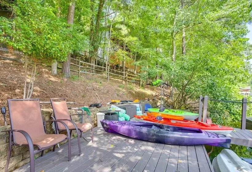 Lake Access: Waleska House W/ Floating Dock!