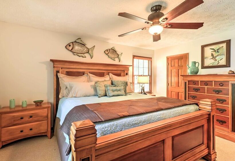 Waterfront West Point Lake Cabin W/ Private Dock!