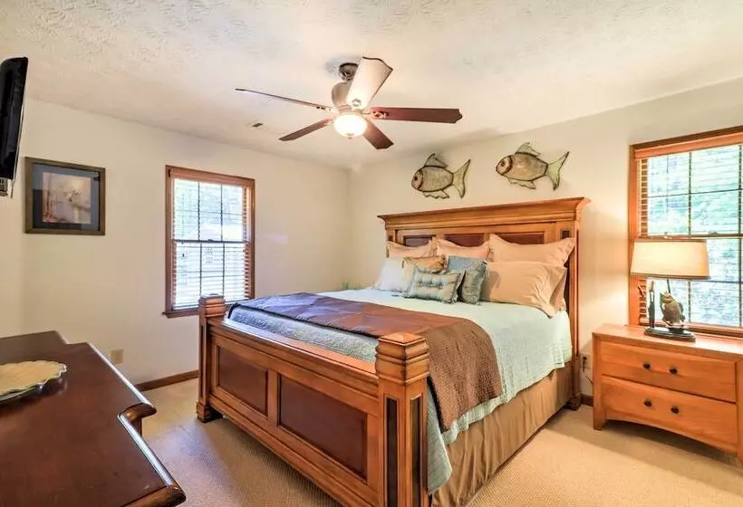 Waterfront West Point Lake Cabin W/ Private Dock!