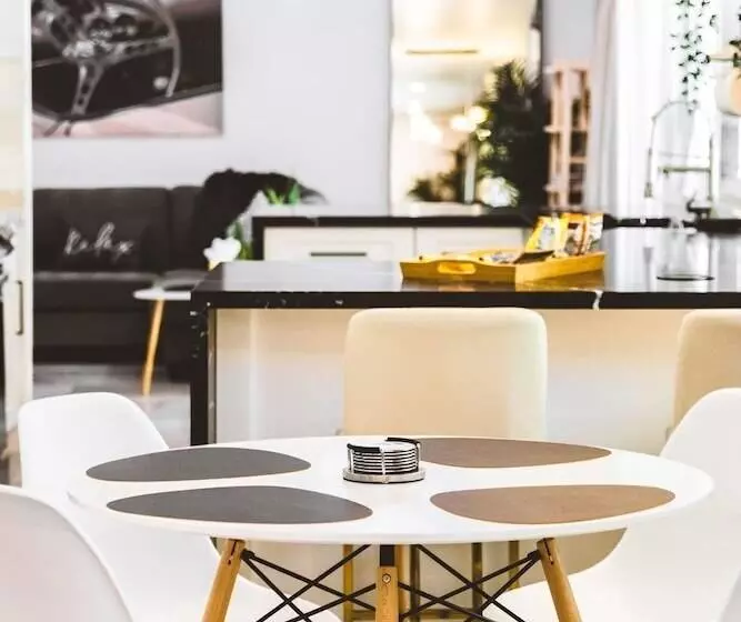 Retkeilymaja Excellent Location 4 Rooms Home   8 Min To Strip And 5 Minutes Lv Convention