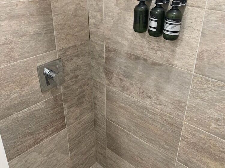 ユースホステル Hola