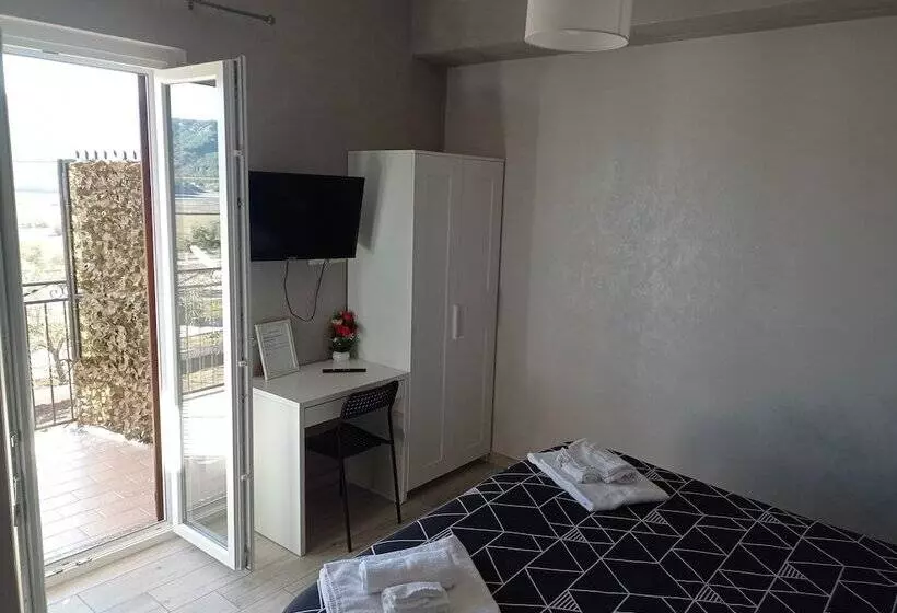 ベッドアンドブレックファースト Beb Albachiara