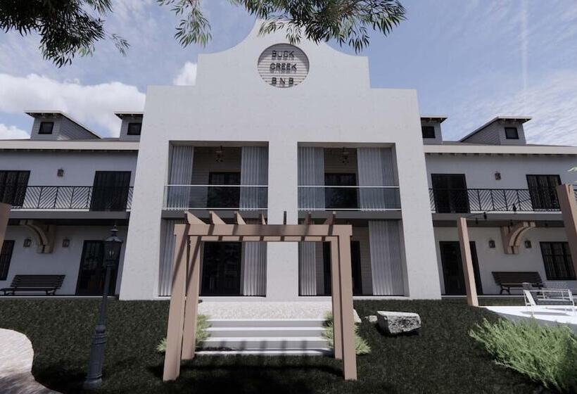 ベッドアンドブレックファースト Buck Creek Bnb