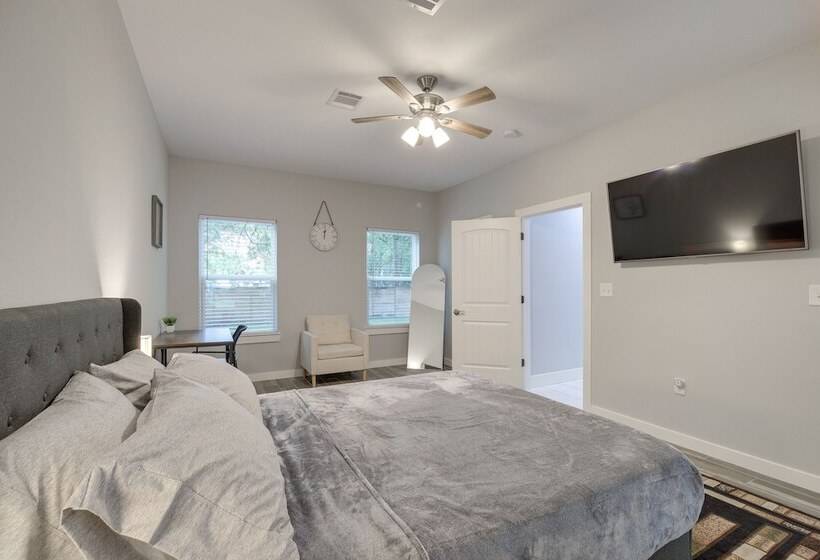 Gated Houston Home W/ Large Yard: 4 Mi To Downtown