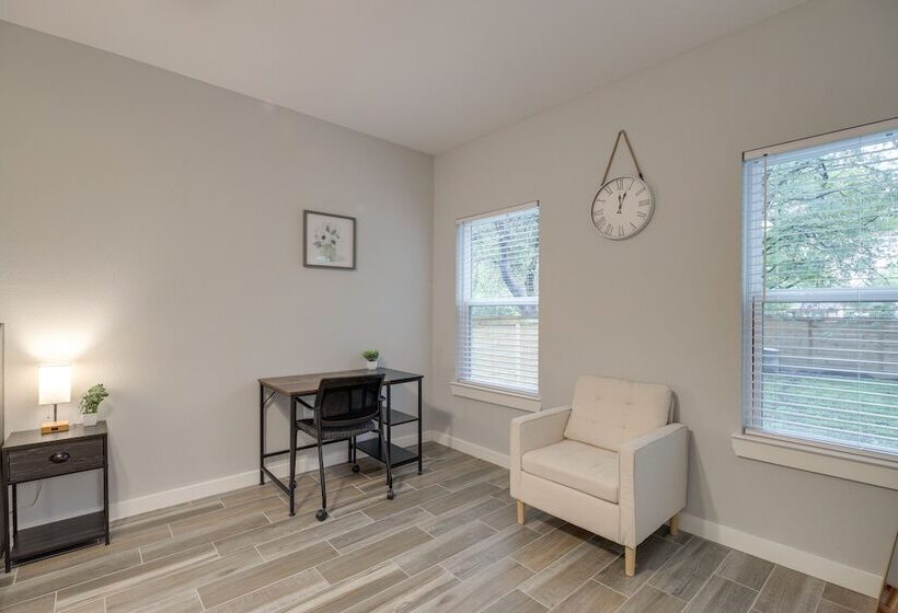 Gated Houston Home W/ Large Yard: 4 Mi To Downtown