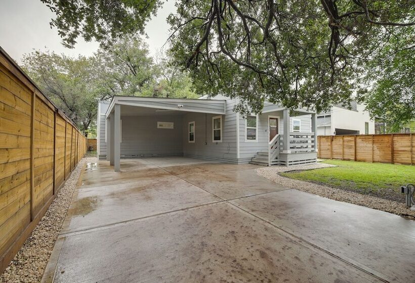 Gated Houston Home W/ Large Yard: 4 Mi To Downtown