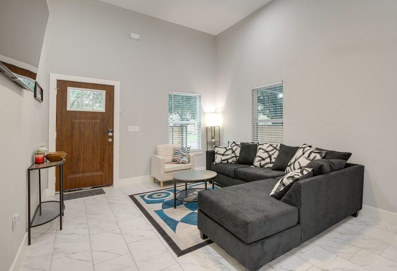 Gated Houston Home W/ Large Yard: 4 Mi To Downtown