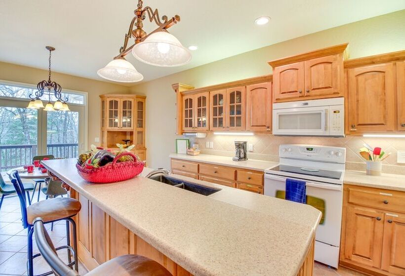 Hot Springs Village Getaway: Golf, Hike, Bike!