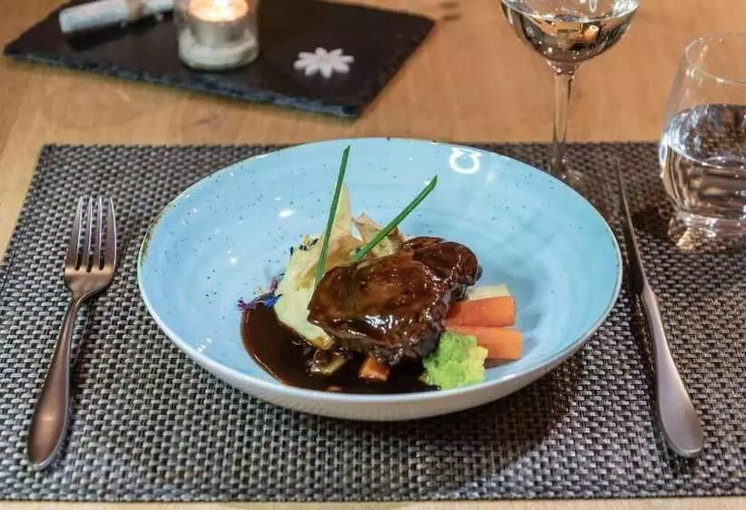 Hotelli Ermitage Kandersteg