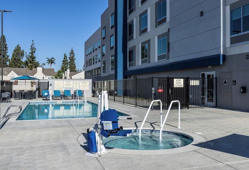 酒店 Hampton Inn & Suites Bakersfield Central