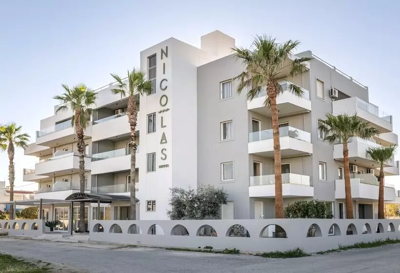 Hotelli Nicolas Grand Suites   Adults Only