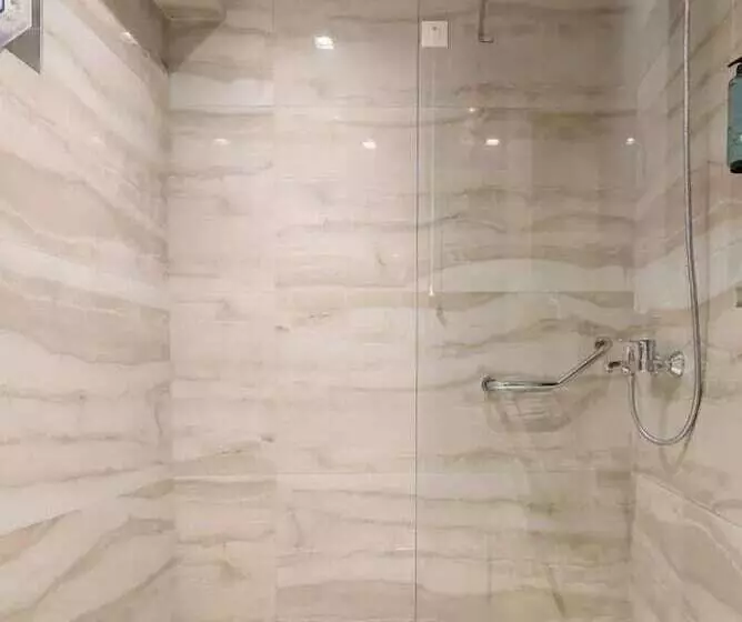 Hotelli Nicolas Grand Suites   Adults Only