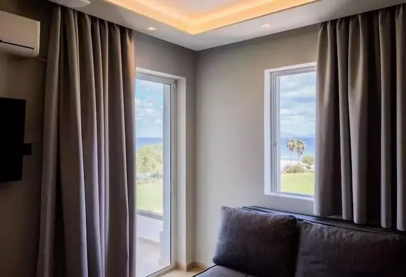 Hotelli Nicolas Grand Suites   Adults Only