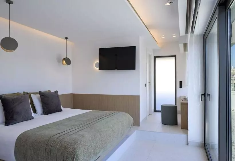 Hotelli Twinn Downtown Piraeus, Santikos Collection