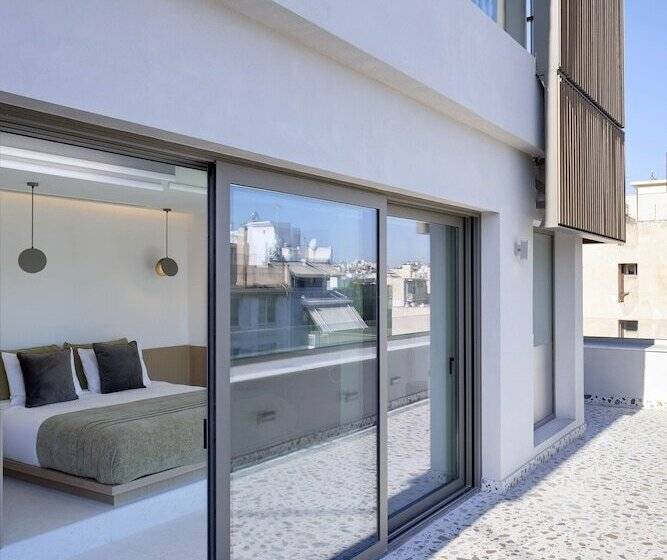 ホテル Twinn Downtown Piraeus, Santikos Collection