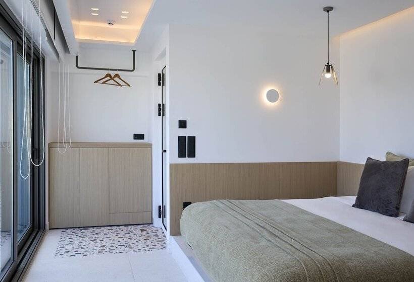 ホテル Twinn Downtown Piraeus, Santikos Collection