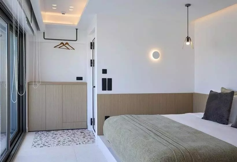 Hotelli Twinn Downtown Piraeus, Santikos Collection