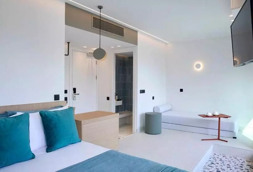 Hotelli Twinn Downtown Piraeus, Santikos Collection