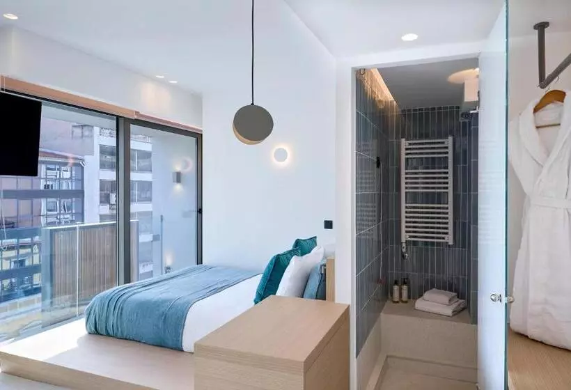 Hotelli Twinn Downtown Piraeus, Santikos Collection