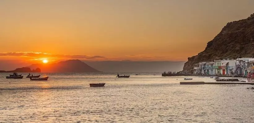 Klima Bay Beachfront Boutique Houses