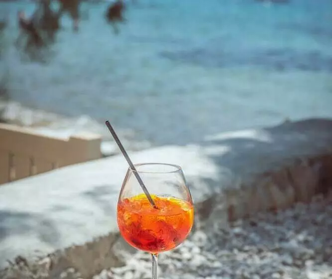 Klima Bay Beachfront Boutique Houses