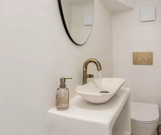 Klima Bay Beachfront Boutique Houses