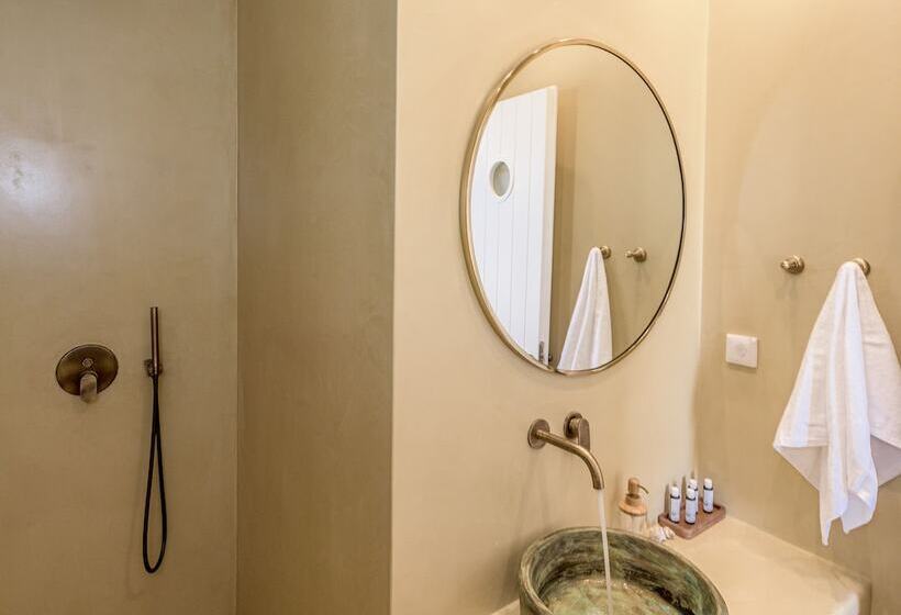 Klima Bay Beachfront Boutique Houses