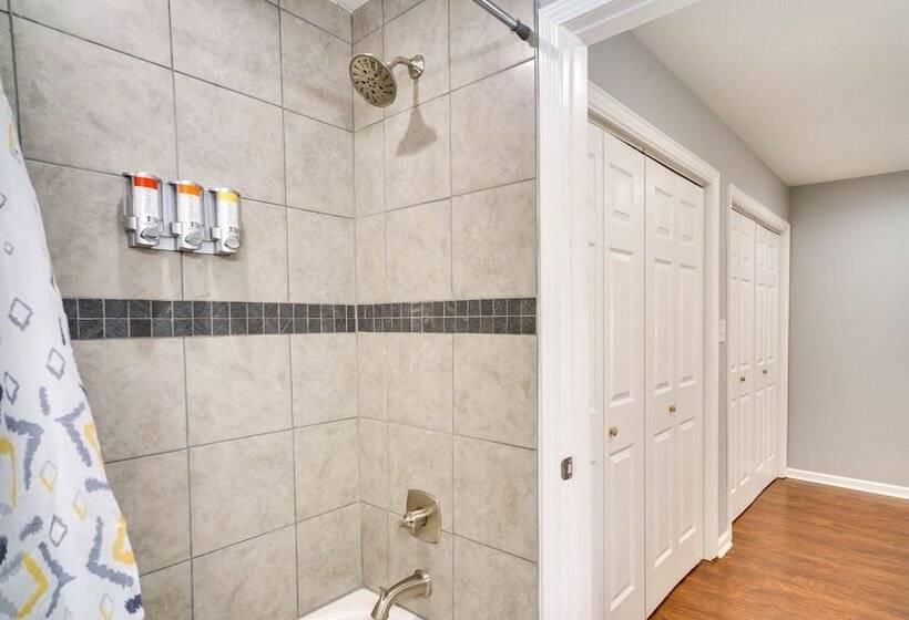 Lake Charles Home W/ Gas Grill & Fenced In Yard!