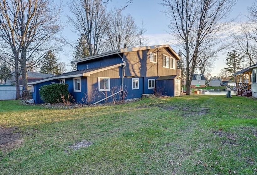 The Lodge On Lake 13  Private Lakefront Retreat!