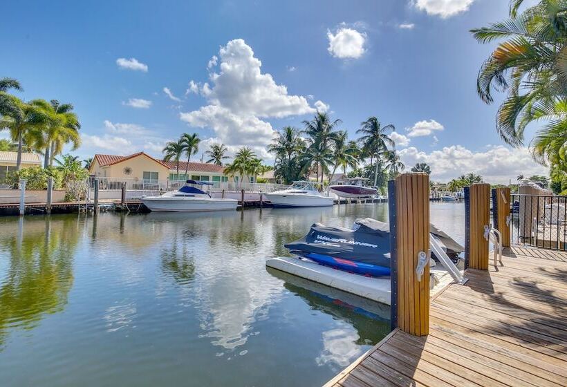 Canal Access & Pool: Lighthouse Point Getaway!