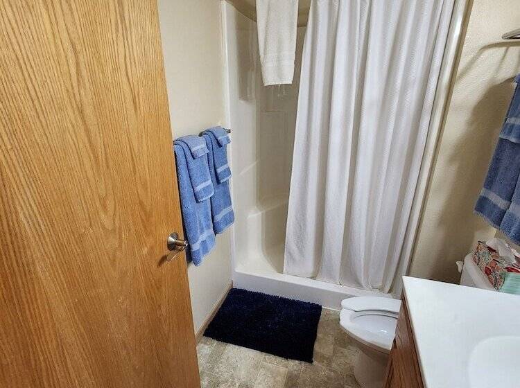 מוטל Underwood Inn