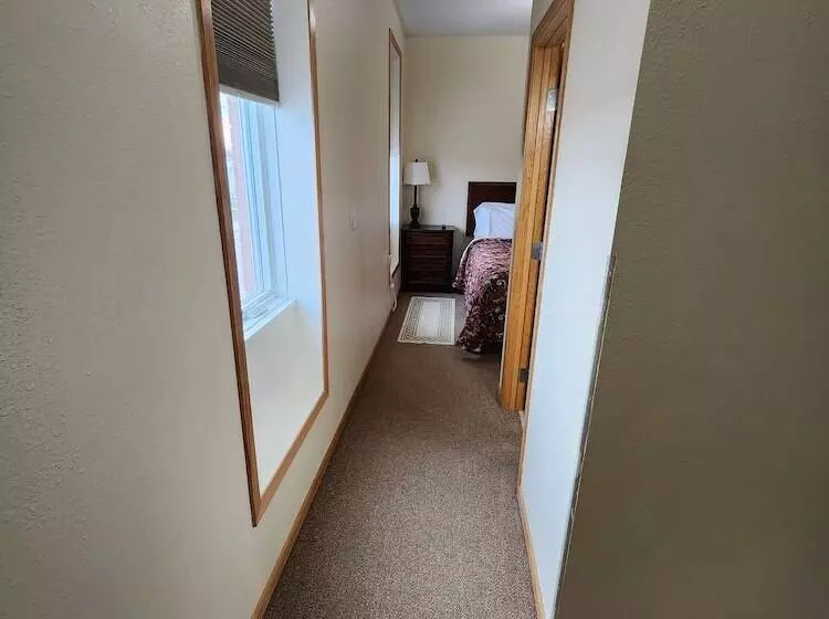 Motelli Underwood Inn