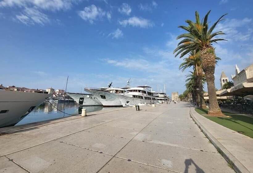 پانسیون Dragazzo Apartment