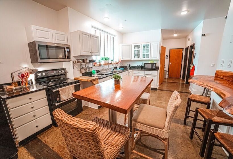 Pansiyon The Heinsman Guest House